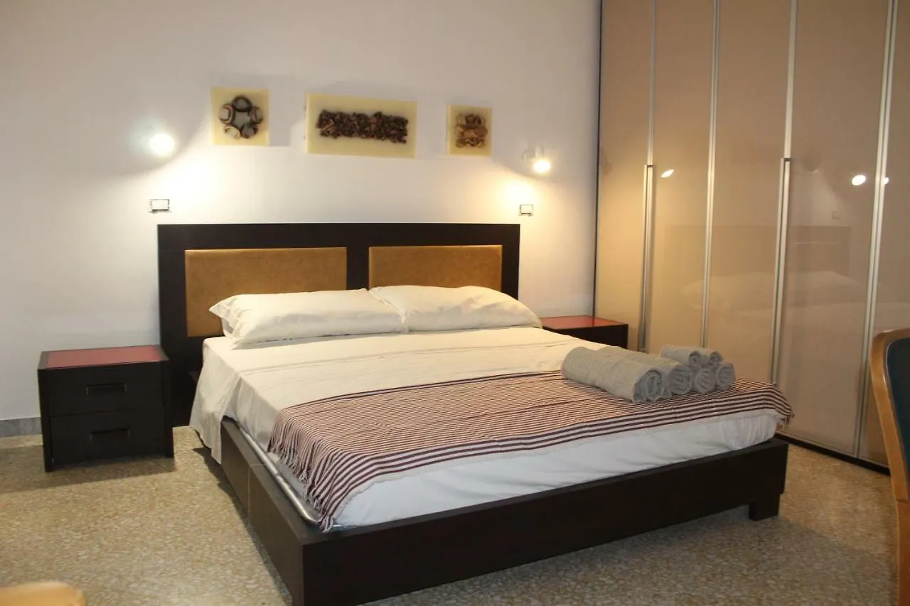 Bed and Breakfast Porta Deuropa Lecce Frühstückspension